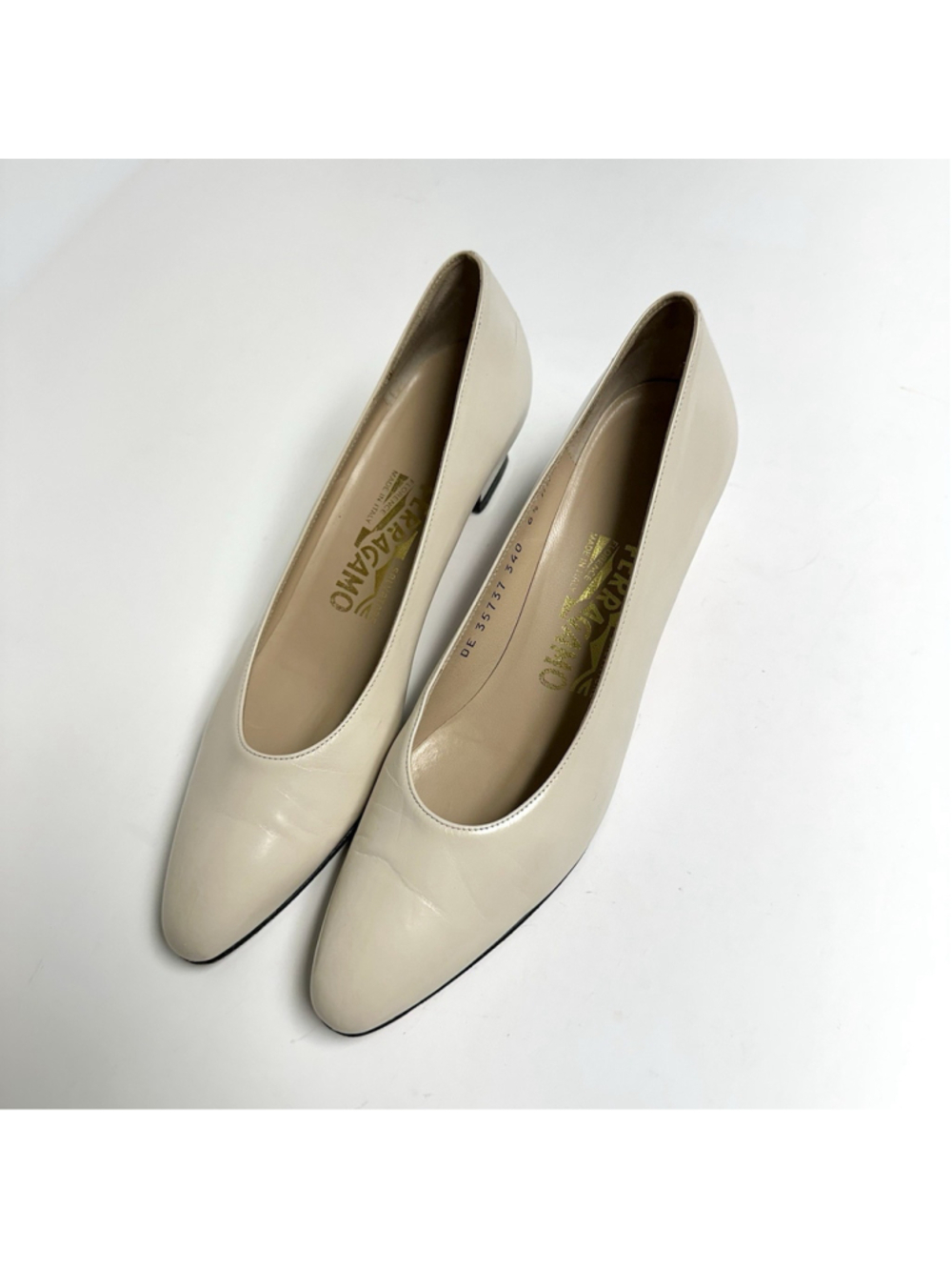 Vtg Salvatore Ferragamo Cream Leather Low Heel Pumps W Size 6.5 AAAA Narrow - Picture 11 of 16